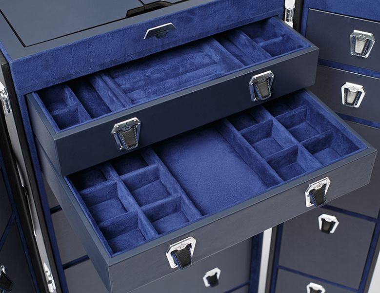 Компания ищет промышленного дизайнера (3D)