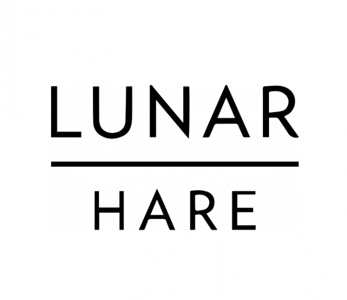Коммуникационное агентство Lunar HARE ищет старшего дизайнера.