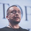 Дизайнер Макс Десятых